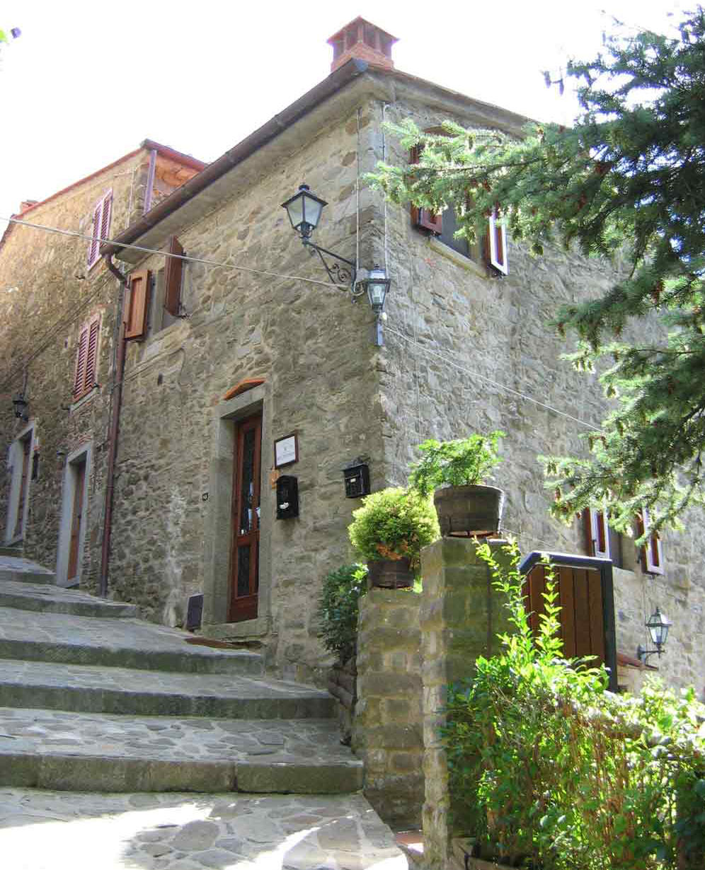 Aerial view of the house where the SUITE apartment is located